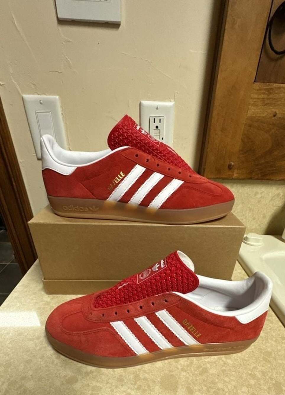 Adidas Gazelle Indoor Scarlet Cloud White Mens Sneakers